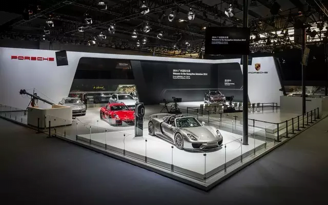 outdoor autocar show 1