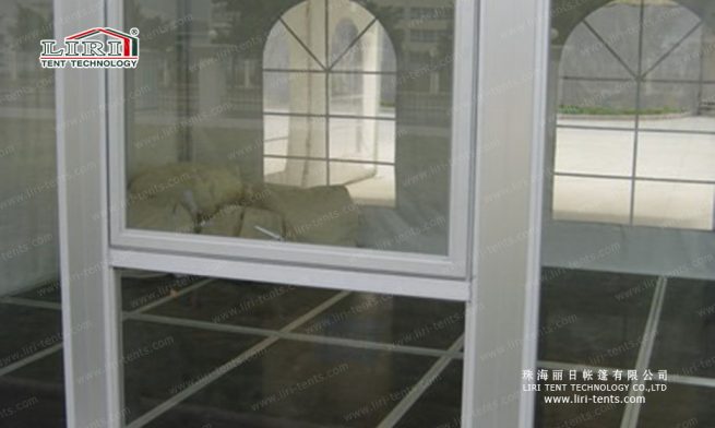 окно для проветривания палатки