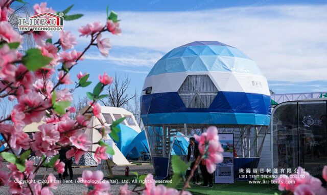 Палатка для глэмпинга «Hot Balloon» на природе