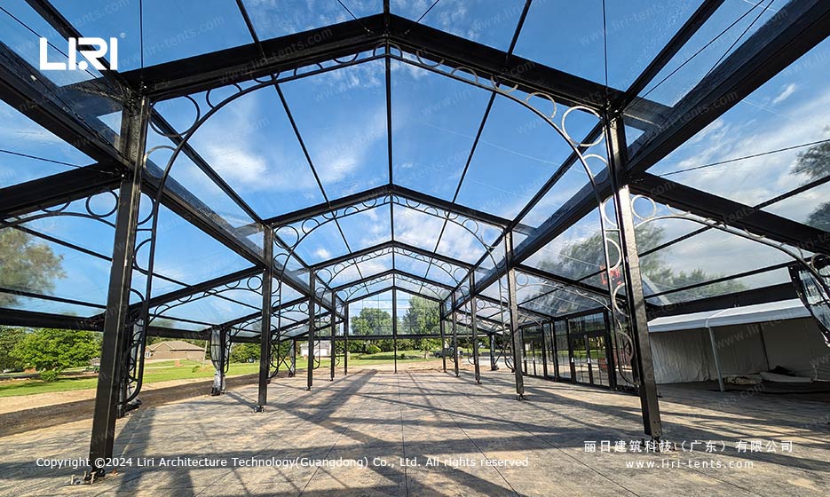 Outdoor weddings with orangery tents